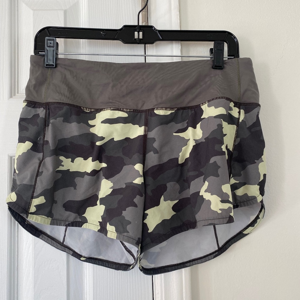 Lululemon Speed Up Midrise Short 4” inseam size 8